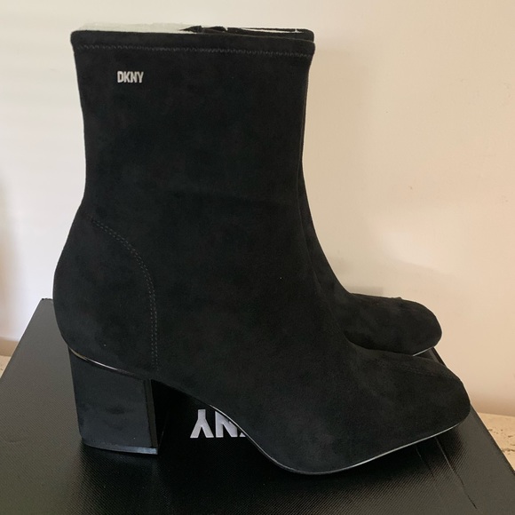 DKNY Women's Cavale Ankle Booties - Picture 8 of 16